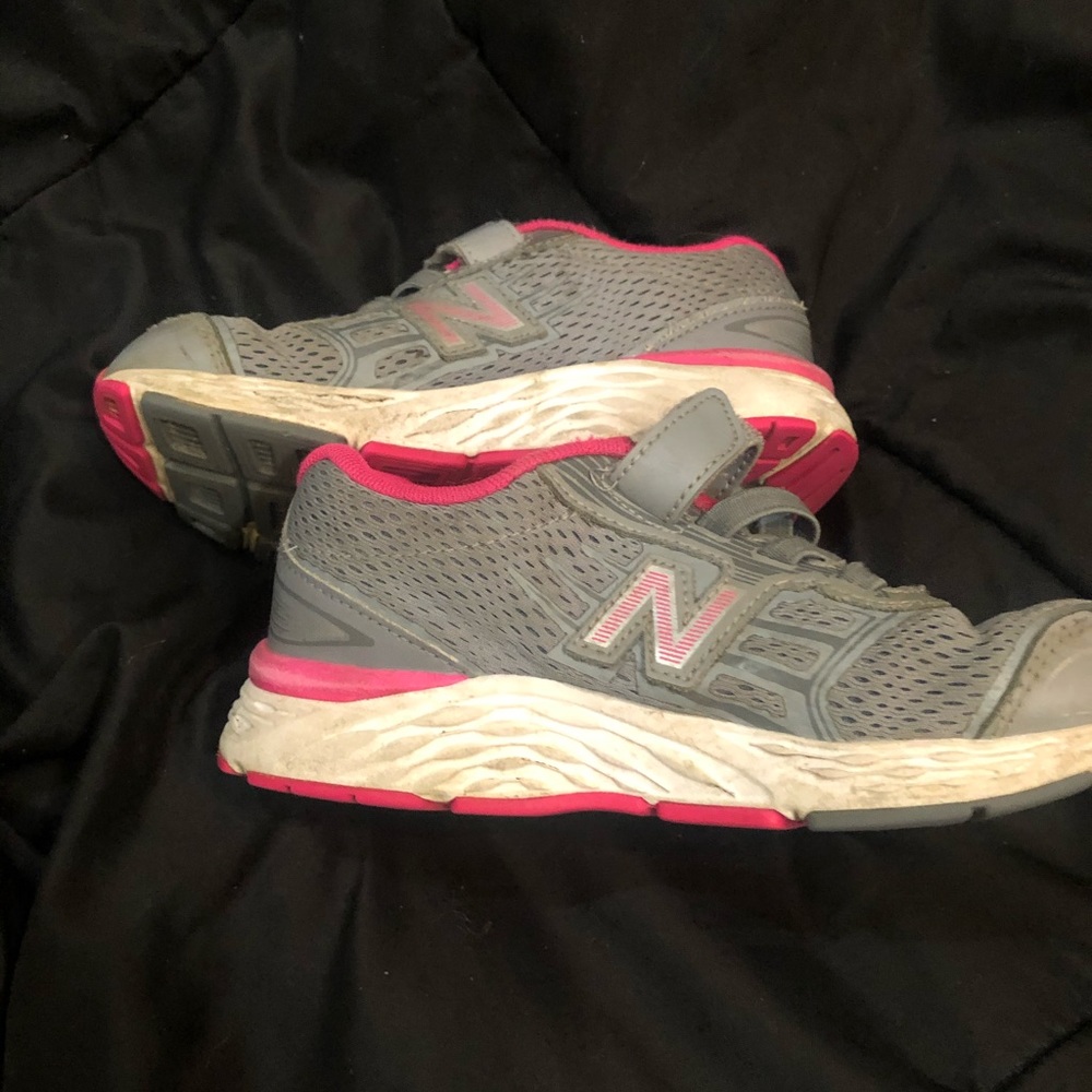 Little girls new balance tennis shoes